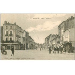 carte postale ancienne 81 LAVAUR. Rémouleur ambulant sur Grand Faubourg vers 1910 ave Tabac et Coiffeur