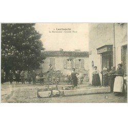 carte postale ancienne 81 LAVITARELLE. Le Marronnier sur Grande Place avec Tabac Epicerie et Militaires 1917