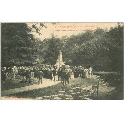 carte postale ancienne 81 MAZAMET. Jardin Public après Inauguration Monument Barbey 1909