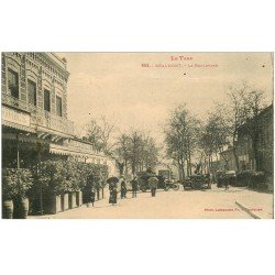 carte postale ancienne 81 REALMONT. Café et voiture ancienne sur le Boulevard 1922
