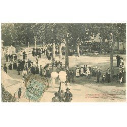 carte postale ancienne 81 SAINT-SULPICE-LA-POINTE. La Promenade Jour de Fête vers 1903