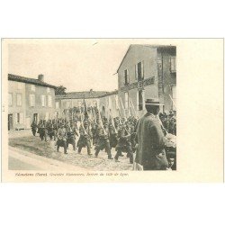 carte postale ancienne 81 SEMALENS. Grandes Manoeuvres arrivée du 143ème de ligne. Militaires et Hôtel Escribe