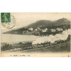 carte postale ancienne 83 AGAY. Les Villas et le Train avec Locomotive à vapeur vers 1910