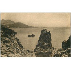 carte postale ancienne 83 AGAY. Rochers au Dramont 1933