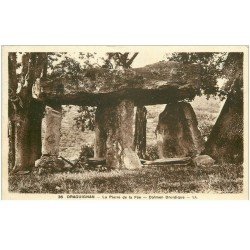 carte postale ancienne 83 DRAGUIGNAN. La Pierre de la Fée Dolmen Druidique 1933 Menhir