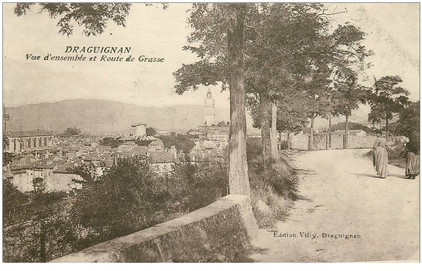 carte postale ancienne 83 DRAGUIGNAN. Paysannes Route de Grasse 1915