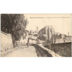 carte postale ancienne 83 HYERES LES PALMIERS. Vieille Ville et Eglise Saint-Paul