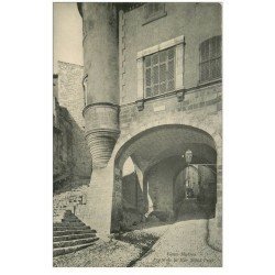 carte postale ancienne 83 HYERES. La Porte de la Rue Saint-Paul 1908