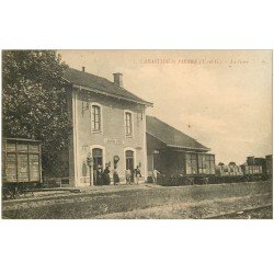 82 LABASTIDE-SAINT-PIERRE. La Gare avec Chef de Gare et Cheminot