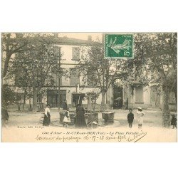 carte postale ancienne 83 SAINT-CYR-SUR-MER. Place Portalis avec Laveuse au Puits 1912