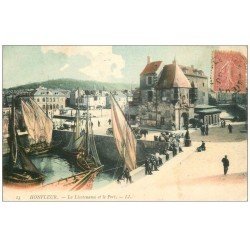 carte postale ancienne 14 HONFLEUR. Lieutenance et Port 1904