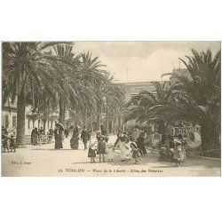 carte postale ancienne 83 TOULON. Enfants avec cerceaux Place de la Liberté Allée des Palmiers 1915