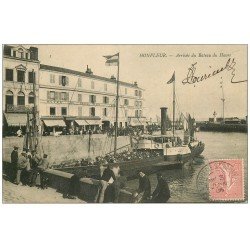 carte postale ancienne 14 HONFLEUR. Quai Beaulieu arrivée Bateau du Havre 1906