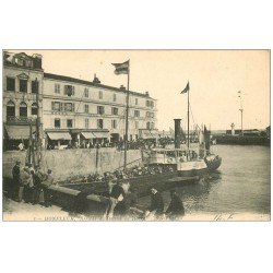 carte postale ancienne 14 HONFLEUR. Quai Beaulieu arrivée du Bateau du Havre