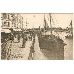 carte postale ancienne 14 HONFLEUR. Quai Beaulieu Bateau du Havre 44