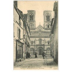 carte postale ancienne 86 CHATELLERAULT. Eglise Saint Jacque Rue de Sully avec Facteur