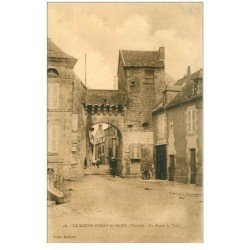 86 LA ROCHE POSAY LES BAINS. Porte de Ville animation