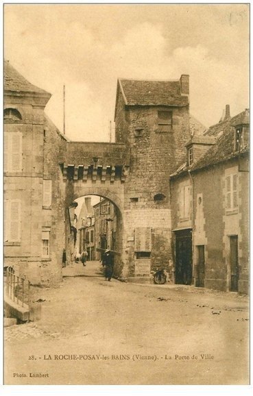 86 LA ROCHE POSAY LES BAINS. Porte de Ville animation