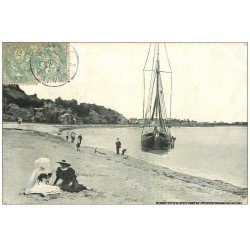 carte postale ancienne 14 HOULGATE. Pêcheurs embouchure de la Dives 1904