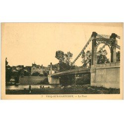 carte postale ancienne 86 VICQ SUR GARTEMPE. Le Pont animation 1934