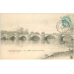 carte postale ancienne 87 AIXE SUR VIENNE. Le Pont 1904 avec Lavandière