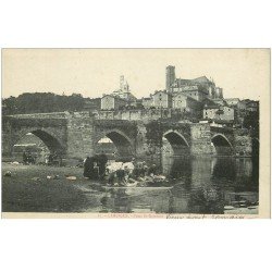 carte postale ancienne 87 LIMOGES. Lavandières Laveuses Pont Saint-Etienne Vieux Pont romain