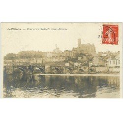 carte postale ancienne 87 LIMOGES. Pont et Cathédrale Saint Etienne avec Lavandière. Edition Teilliet