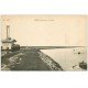 carte postale ancienne 14 ISIGNY-SUR-MER. Le Phare et Pêcheurs. Le Feu