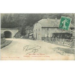 carte postale ancienne 88 BUSSANG. Le Tunnel et Attelage devant Auberge Mura