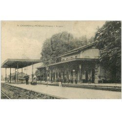 carte postale ancienne 88 CHARMES SUR MOSELLE. La Gare avec Chef de Gare 1918