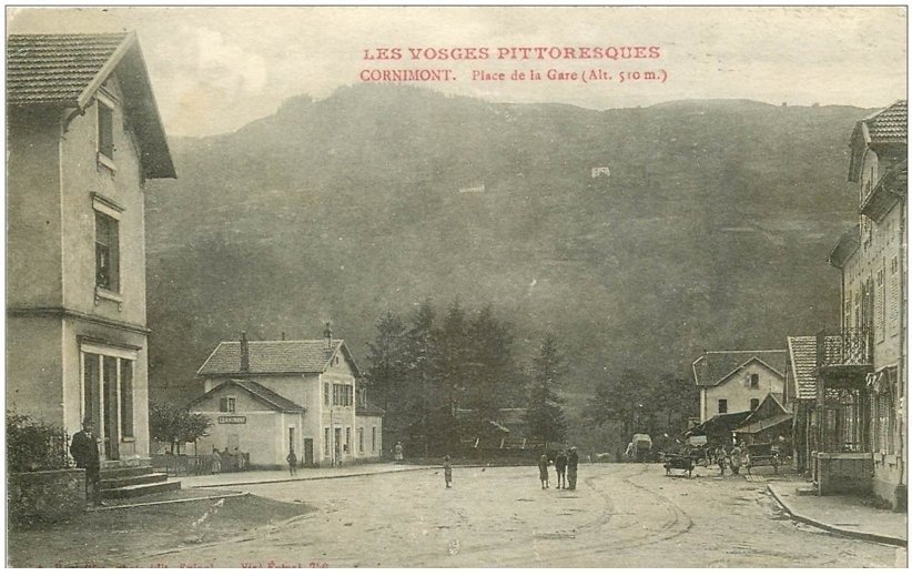 carte postale ancienne 88 CORNIMONT. Place de la Gare