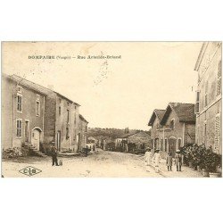 carte postale ancienne 88 DOMPAIRE. Rue Aristide Briand Maison Thérèse vins et spiritueux