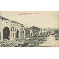 carte postale ancienne 88 DONCIERES. La Grande Rue en ruine. Guerre 1914-18 animation 1915