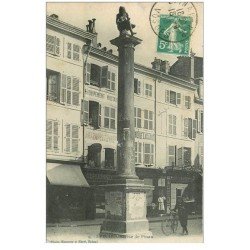 carte postale ancienne 88 EPINAL. Statue de Pinau 1913 Facteur à Vélo