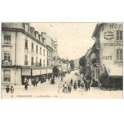 carte postale ancienne 88 GERARDMER. La Grand Rue Grand Bazar Central