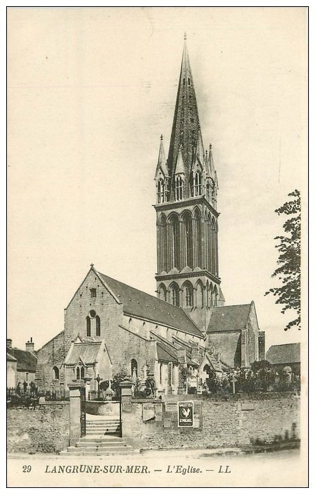 carte postale ancienne 14 LANGRUNE-SUR-MER. Eglise et Cimetière. Affiche Galettes Saint-Michel