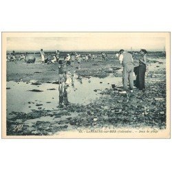 carte postale ancienne 14 LANGRUNE-SUR-MER. Jeux de Plage 19