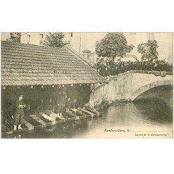 carte postale ancienne 88 RAMBERVILLERS. Lavoir de la Gendarmerie 1904. Militaires lavant leur linge
