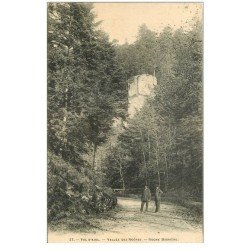 carte postale ancienne 88 VAL D'AJOL. Promeneurs Vallée des Roches 1904 Roche Busnière