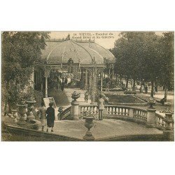 carte postale ancienne 88 VITTEL. Escalier Grand Hôtel et Galeries 1928