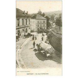 carte postale ancienne 88 XERTIGNY. Un Jour de Marché Café du Commerce et Bureau des Omnibus