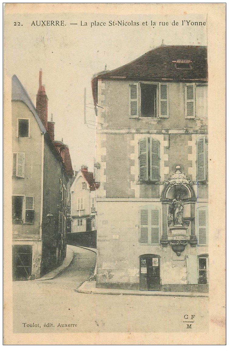 carte postale ancienne 89 AUXERRE. Place Saint Nicolas et rue de l'Yonne. Impeccable et vierge