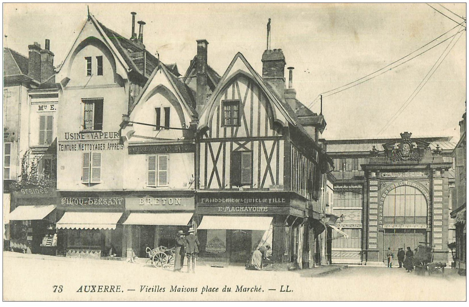 carte postale ancienne 89 AUXERRE. Teinturerie et Pâtisserie Place du Marché 1923