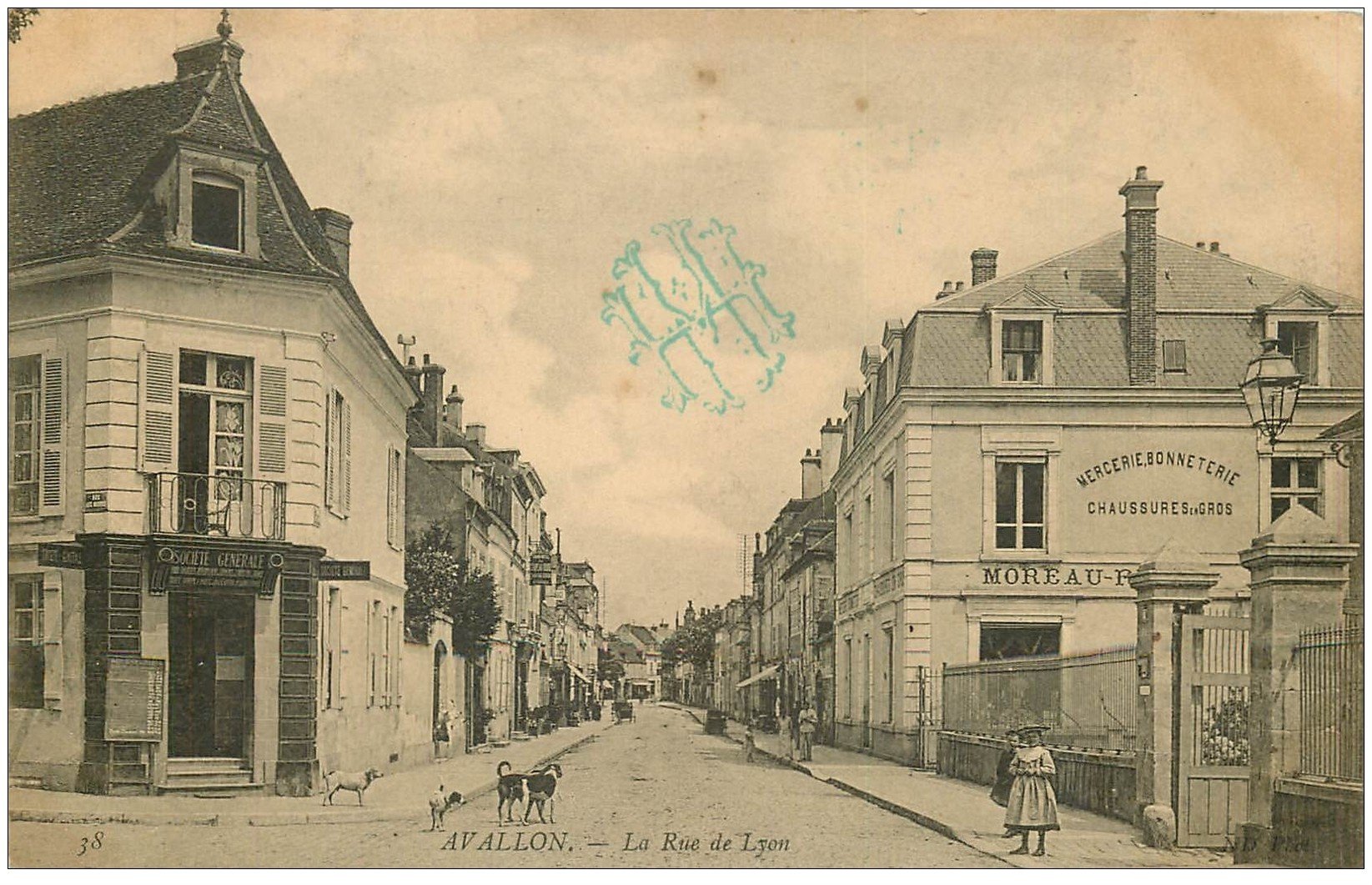 89 AVALLON. Magasin Moto Naphta et Boulangerie Parisienne rue de Paris