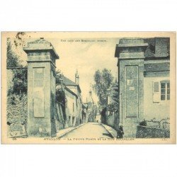 carte postale ancienne 89 AVALLON. Petite Porte rue Boquillot 1938
