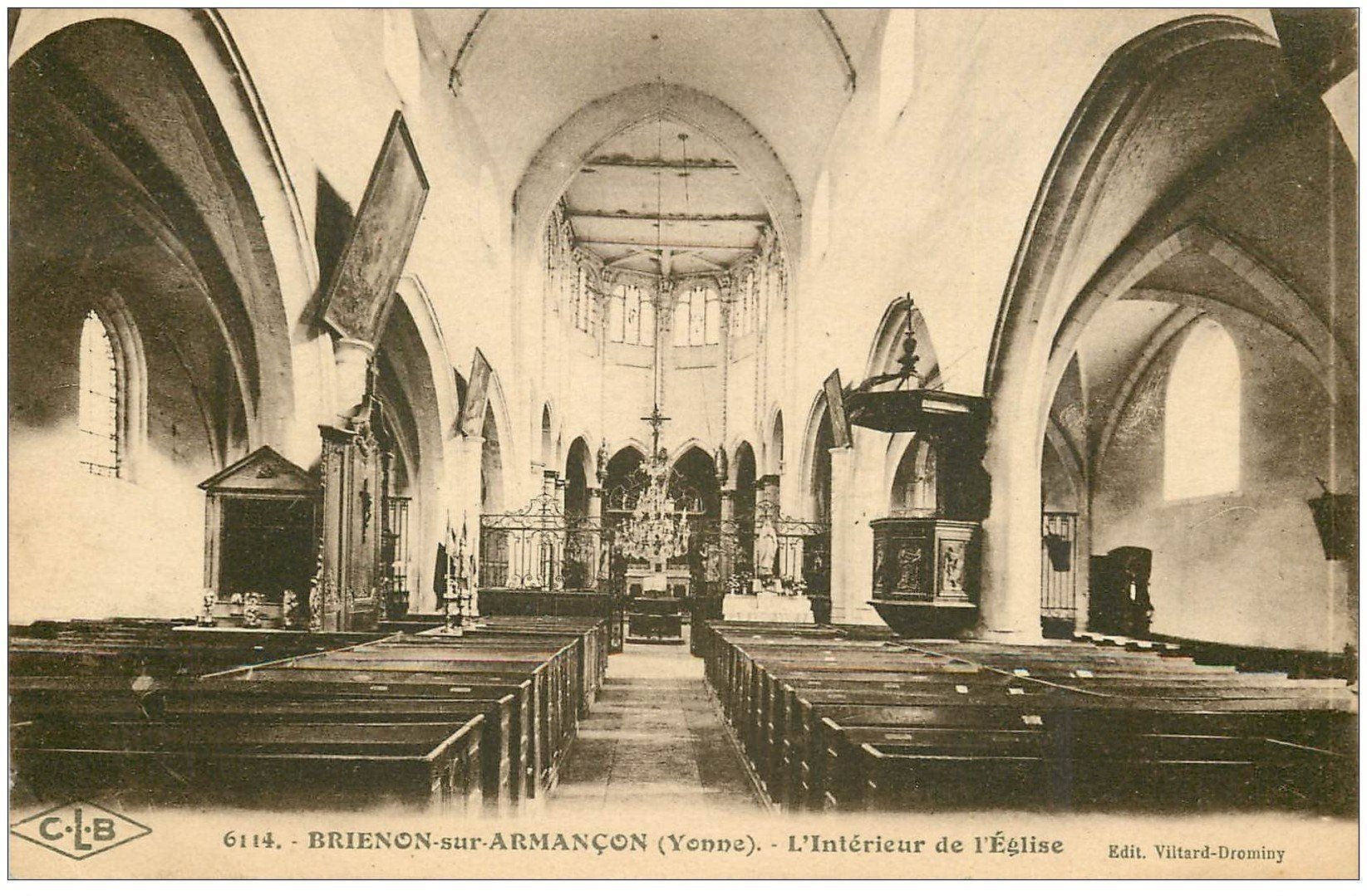 carte postale ancienne 89 BRIENON SUR ARMANCON. Intérieur de l'Eglise 1928