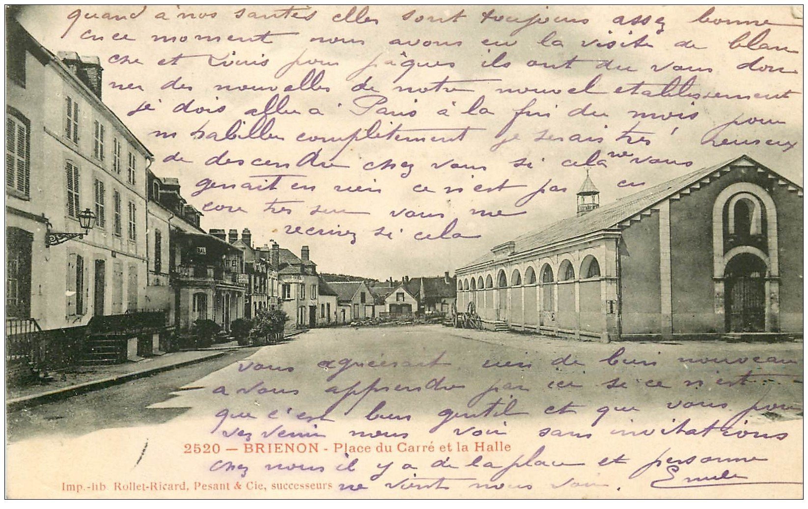 carte postale ancienne 89 BRIENON. La Halle Place du Carré 1905 Café Bal avec Ecuries