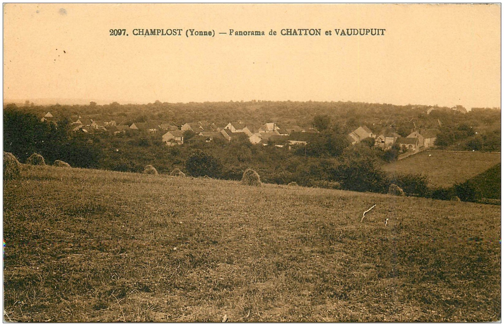 carte postale ancienne 89 CHAMPLOST. Chatton et Vaudupuit 1945