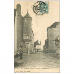 carte postale ancienne 89 COULANGES LA VINEUSE. Villageois à la Porte du Milieu 1905