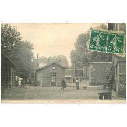 carte postale ancienne 02 LA FERE. L'Usine à Gaz. Carte toilée 1912
